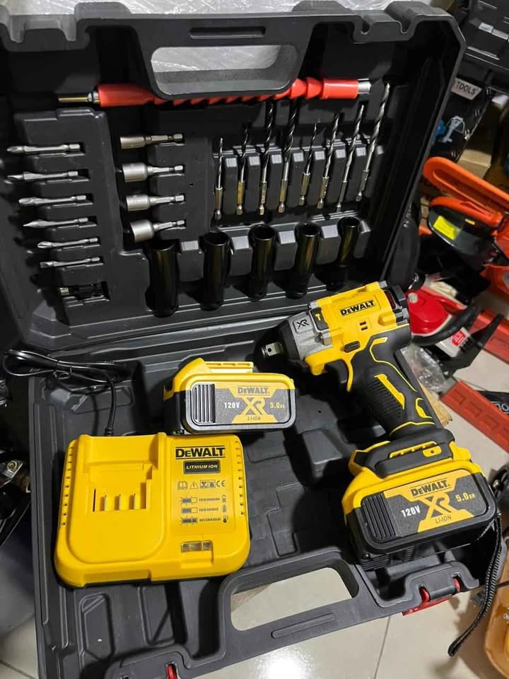 LLAVE DE IMPACTO DEWALT 128V