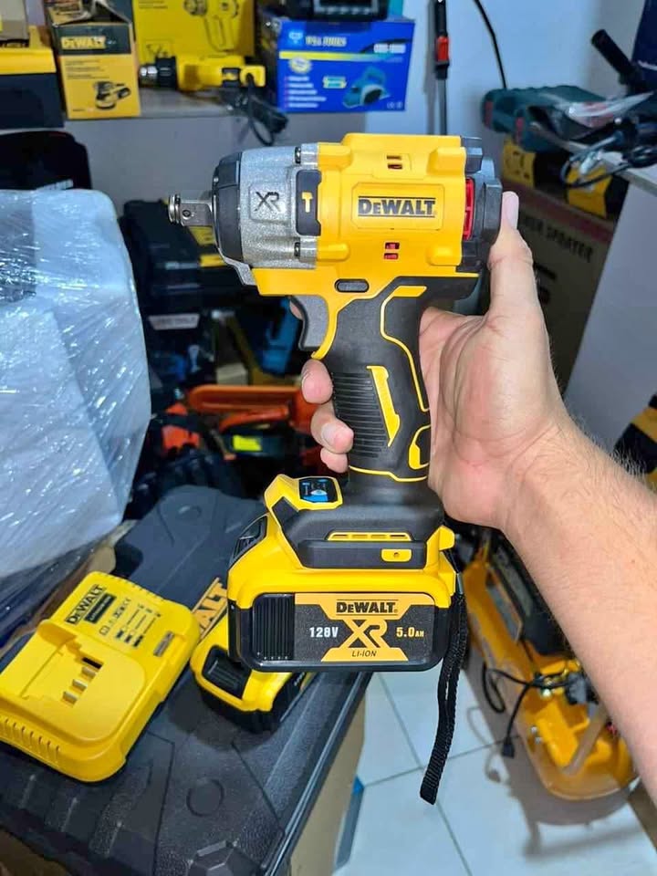 LLAVE DE IMPACTO DEWALT 128V